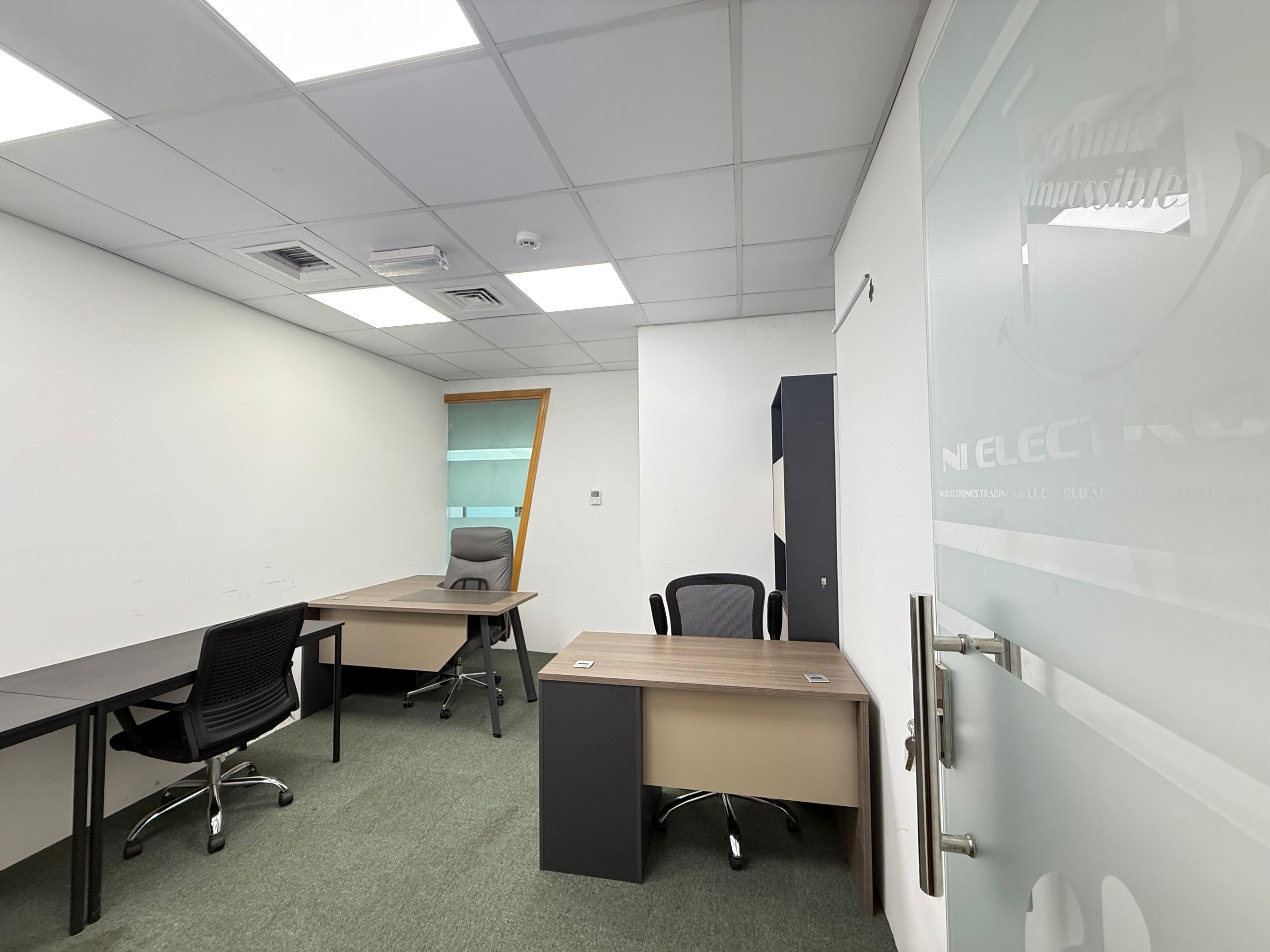 Flexi desk / hot desk at Smart Place Business Center